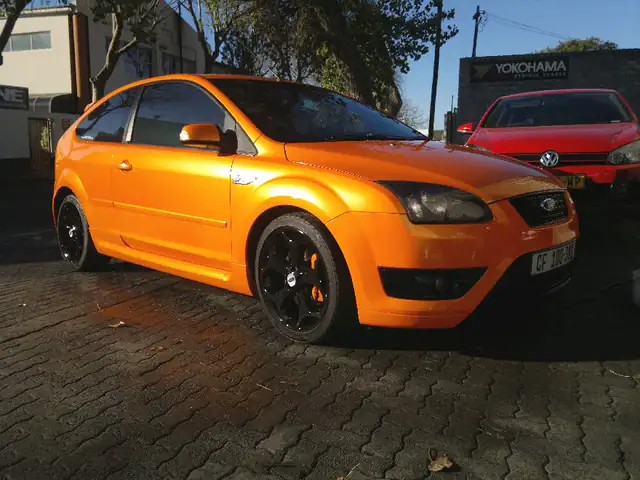 Orange Ford Focus ST